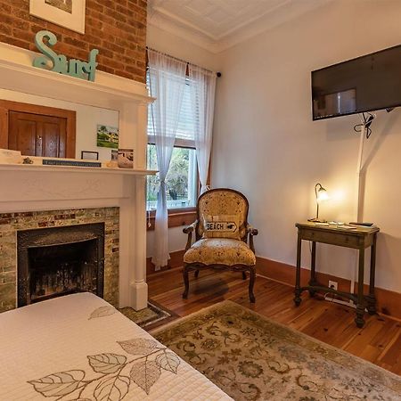 Surf Song Bed & Breakfast Tybee Island Exterior photo