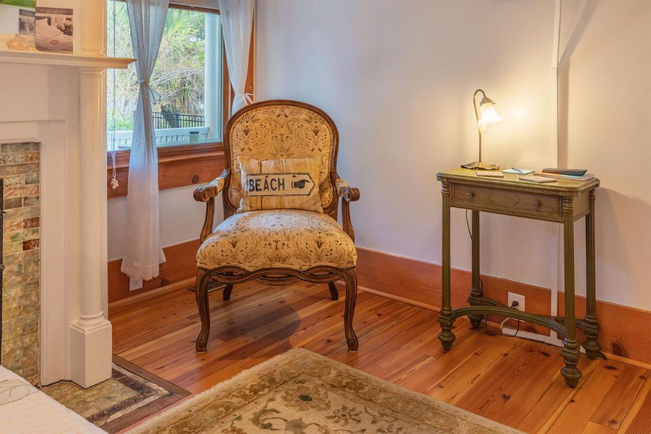 Surf Song Bed & Breakfast Tybee Island Exterior photo