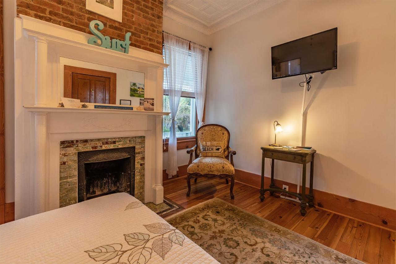 Surf Song Bed & Breakfast Tybee Island Exterior photo