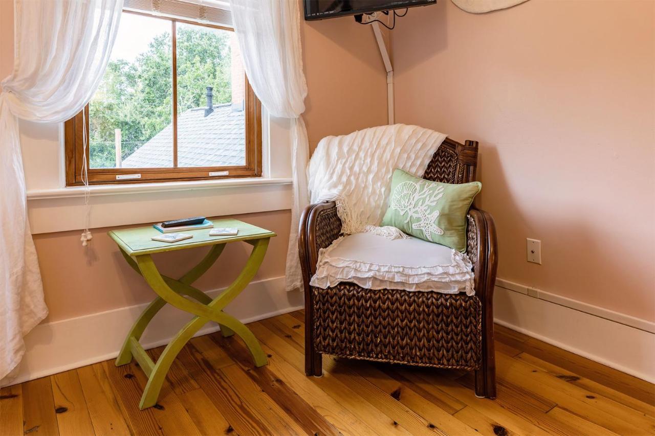 Surf Song Bed & Breakfast Tybee Island Exterior photo