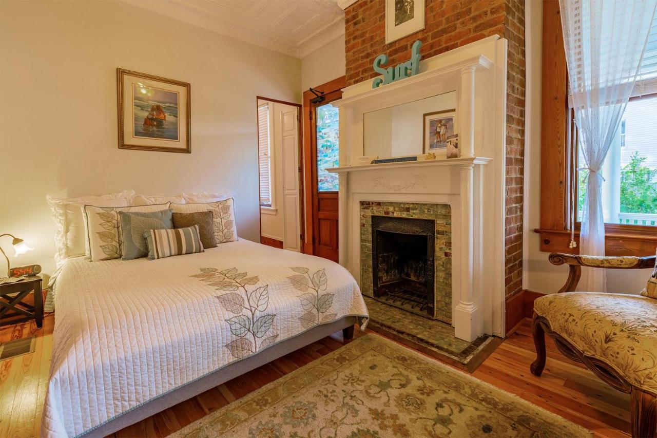 Surf Song Bed & Breakfast Tybee Island Exterior photo
