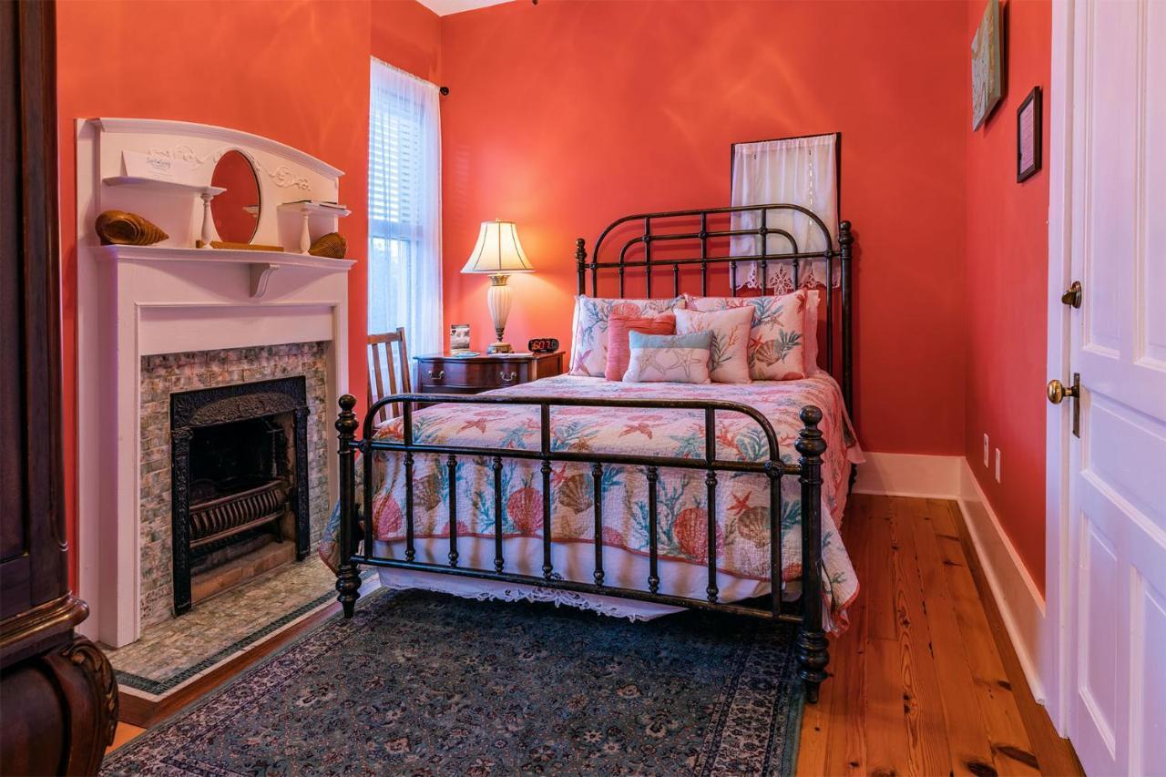 Surf Song Bed & Breakfast Tybee Island Exterior photo