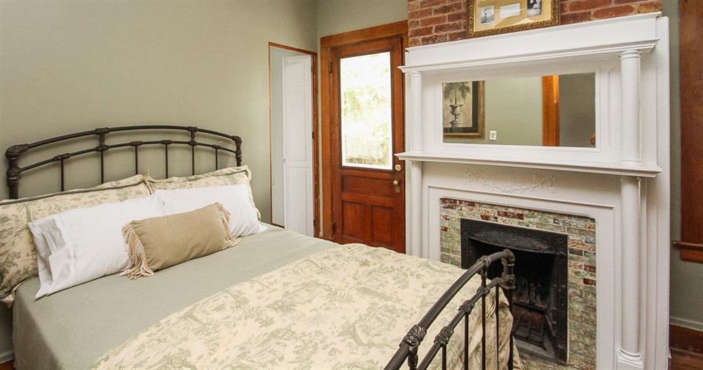 Surf Song Bed & Breakfast Tybee Island Exterior photo