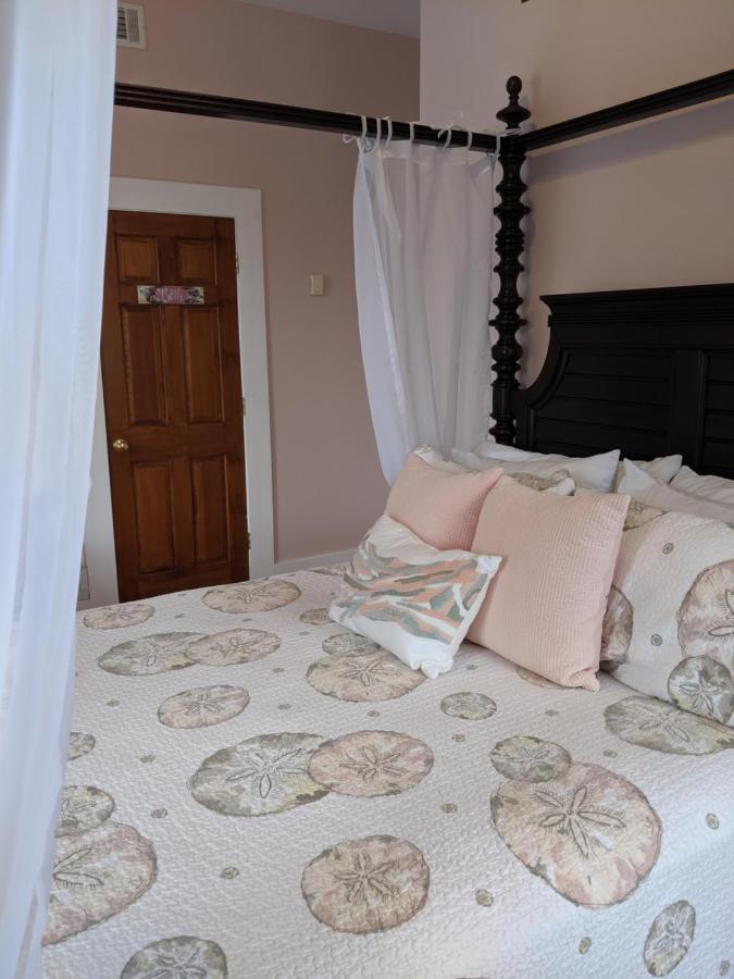 Surf Song Bed & Breakfast Tybee Island Exterior photo