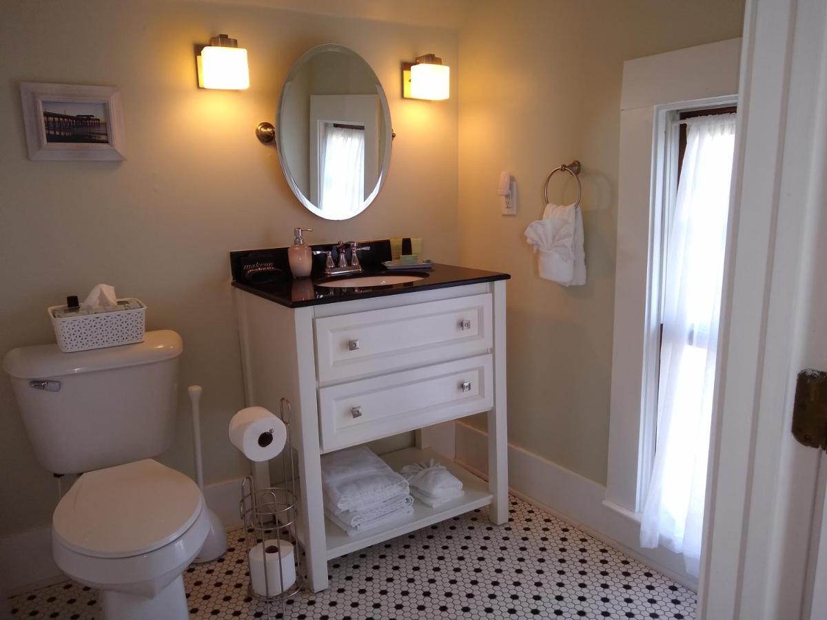 Surf Song Bed & Breakfast Tybee Island Exterior photo