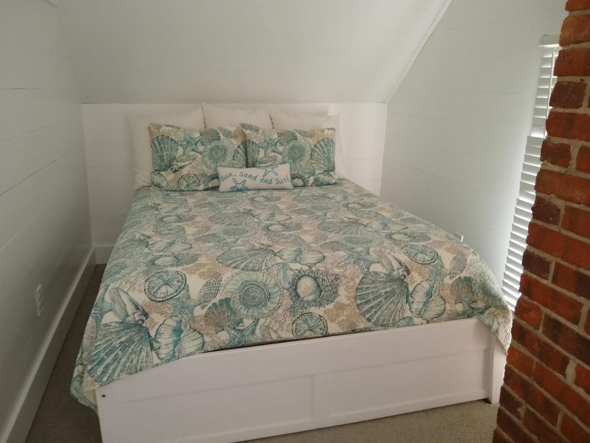 Surf Song Bed & Breakfast Tybee Island Exterior photo