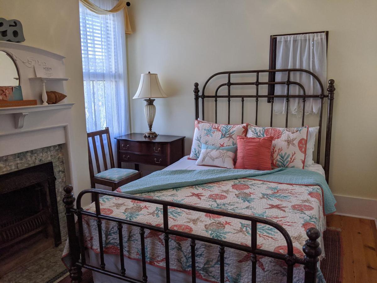 Surf Song Bed & Breakfast Tybee Island Exterior photo